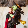 Balon foliowy Czarownica na miotle Halloween 82x91cm