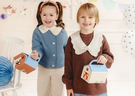 Ozdobne pudełka na ciasto - Buda