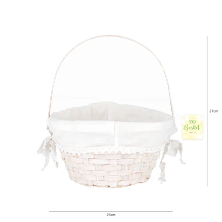 Koszyk wielkanocny wyłożony białą tkaniną