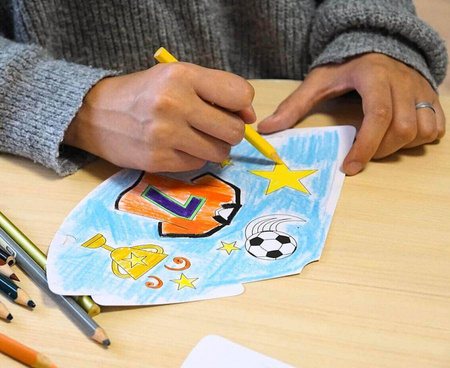 Czapeczki papierowe Pokoloruj Sam - Piłka Nożna, 6 szt.