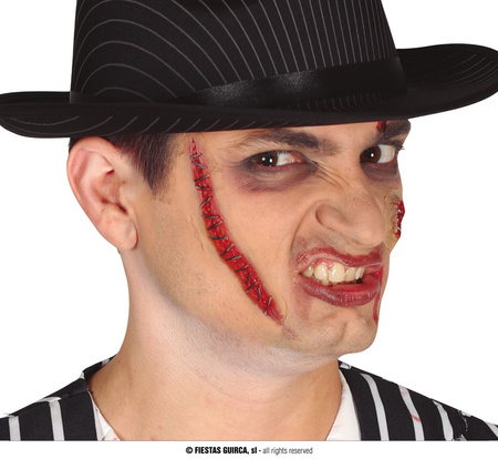 Sztuczna zszyta rana na Halloween