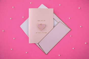 KARTKA Z PINEM - MOM