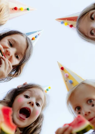 Czapeczki z Pomponami, 16 cm, mix