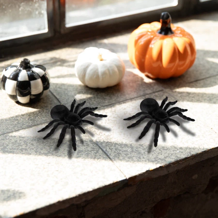 Halloween dekoracja mała tarantula 2szt.