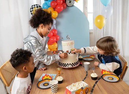 Dekoracje do muffinek Autka, 12 cm, mix