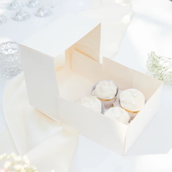 Pudełko na babeczki z przezroczystym okienkiem 4 szt.