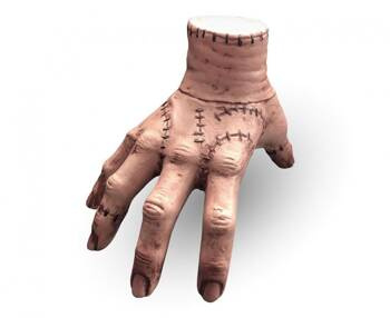 Upiorna rączka (Wednesday)